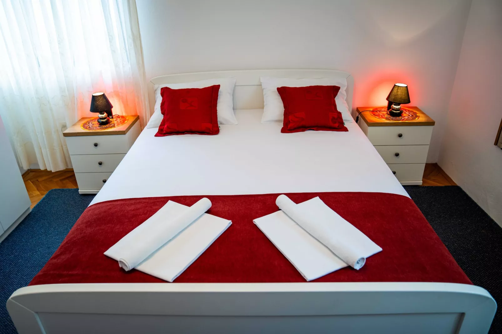 Guest House Cesic - Double Room No7-Schlafzimmer