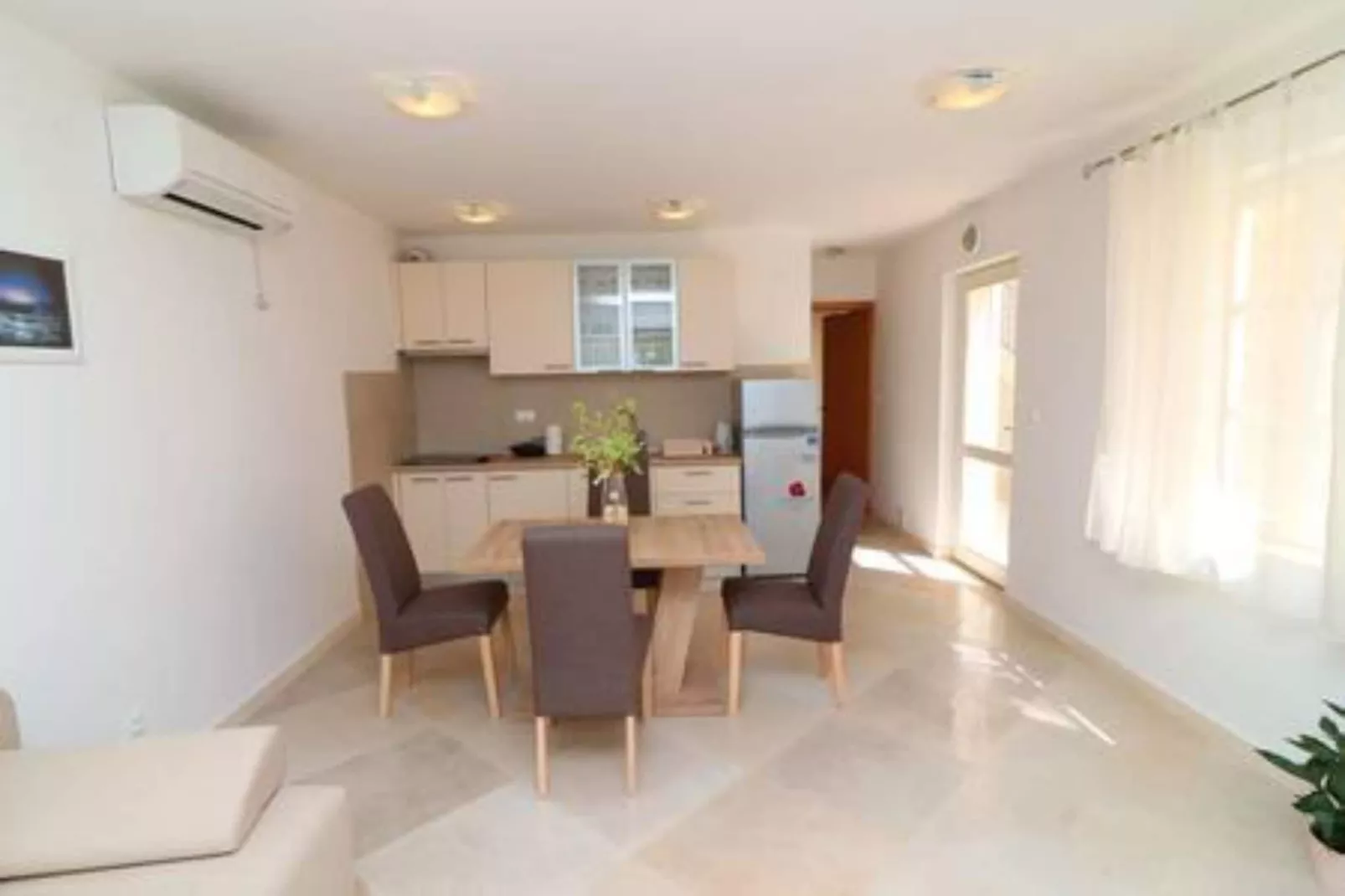 Apartments Seafront Silence - One Bedroom Apartment with Terrace and Sea View-Esszimmer