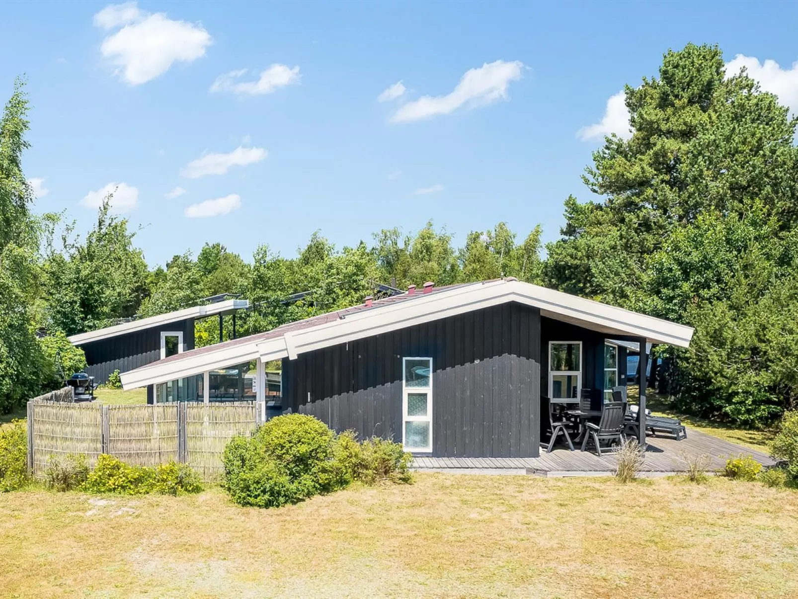 "Estella" - 900m from the sea-Outside