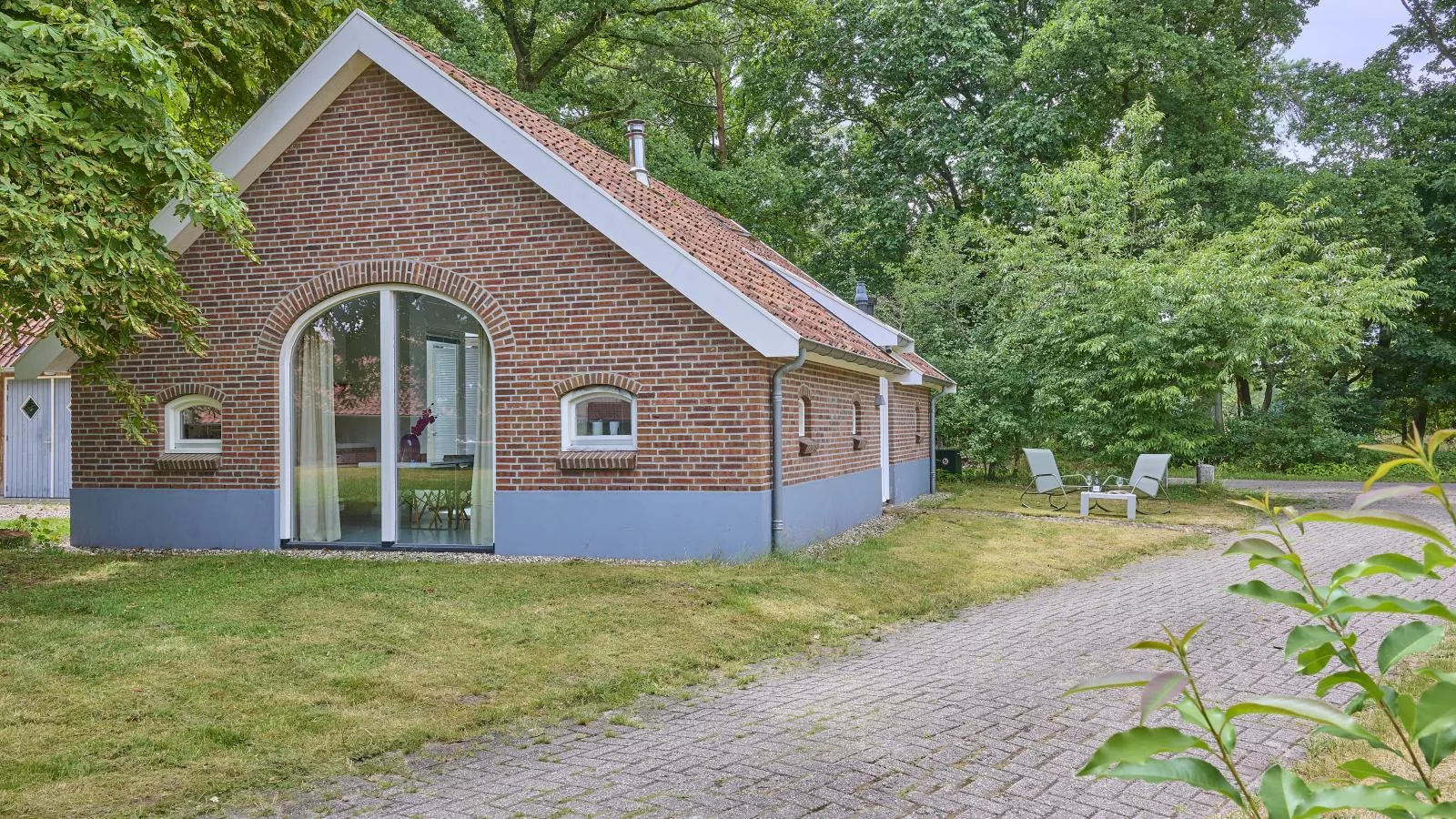 Design Lodge Twente-Exterior in summer