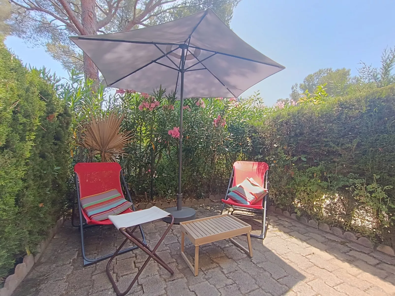 Pinède Mer et Soleil-Outside