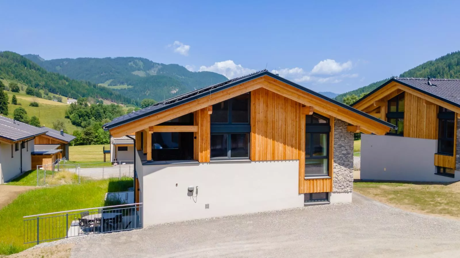 Grebenzen Lodges 49B-Exterior in summer