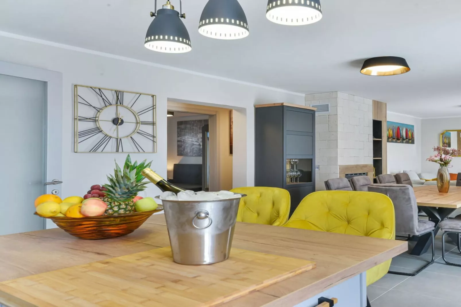 429433-Dining room