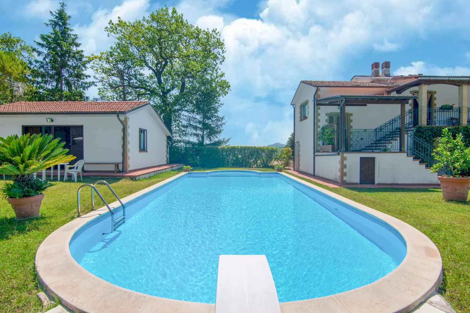 Apartamento Giardino-Schwimmbad