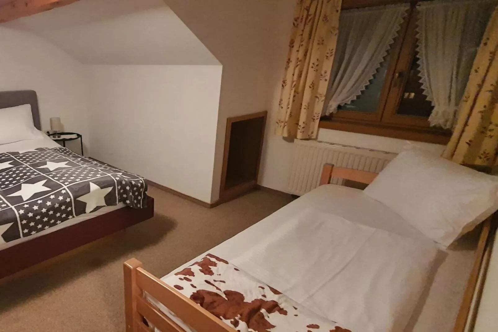 529731-Bedroom