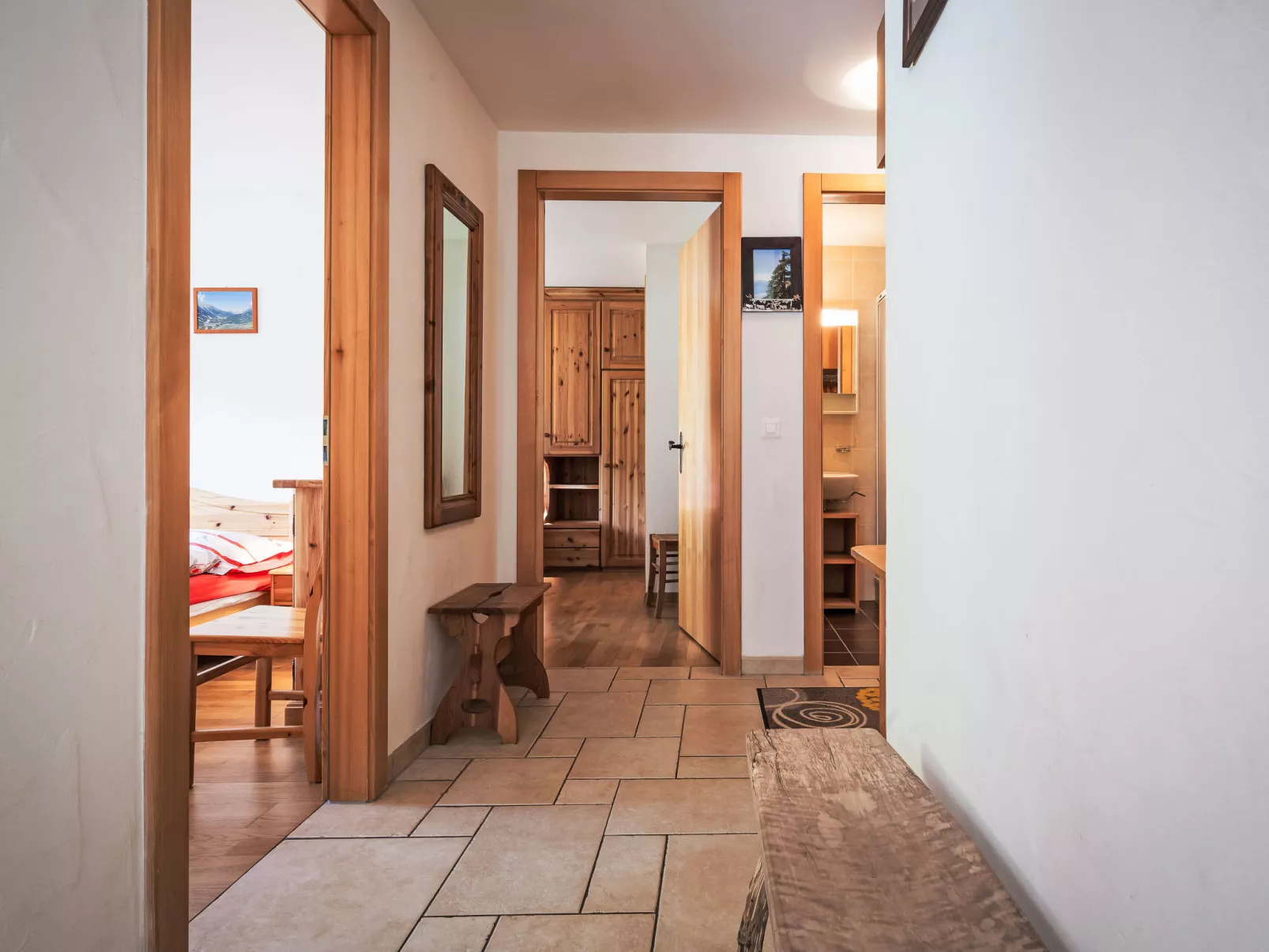 Rhodos B 101-Inside