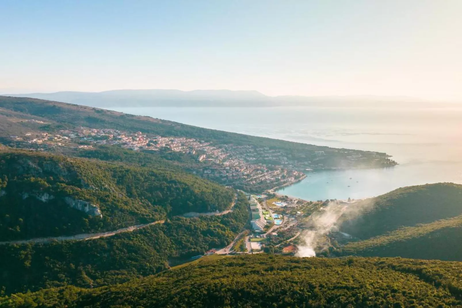 Lady M White - Balcony and Sea View-Areas within 20km in summer
