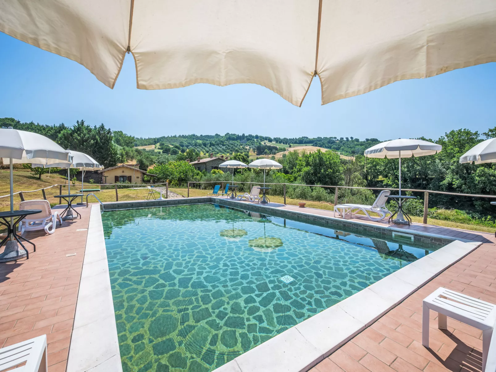 Giuncheto Piscina-Outside