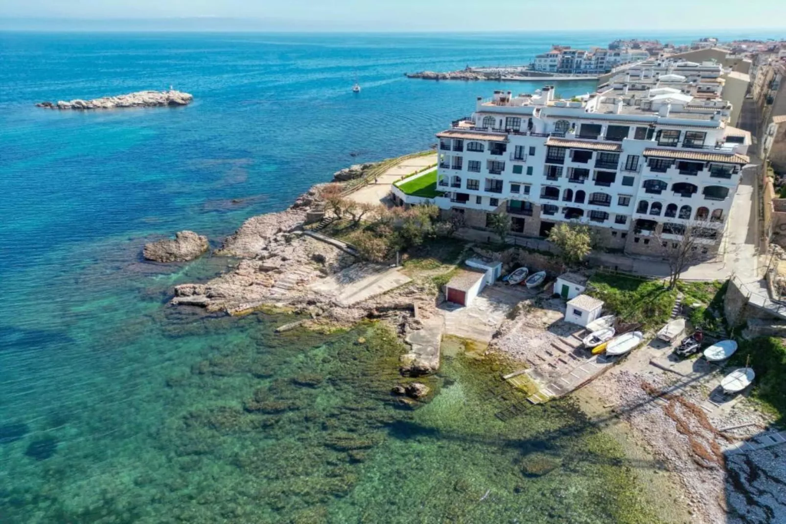 Can Tarra 1-Areas within 5km in summer