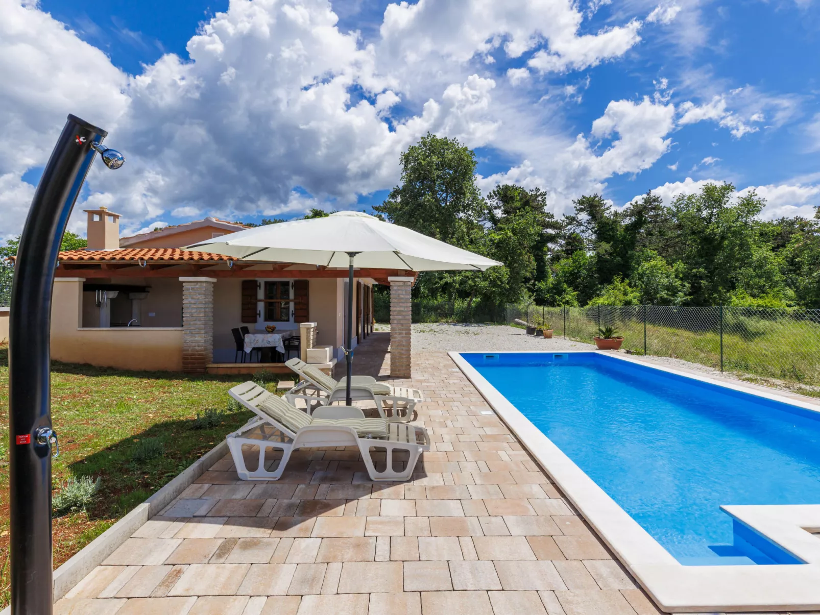 Santina-Outside