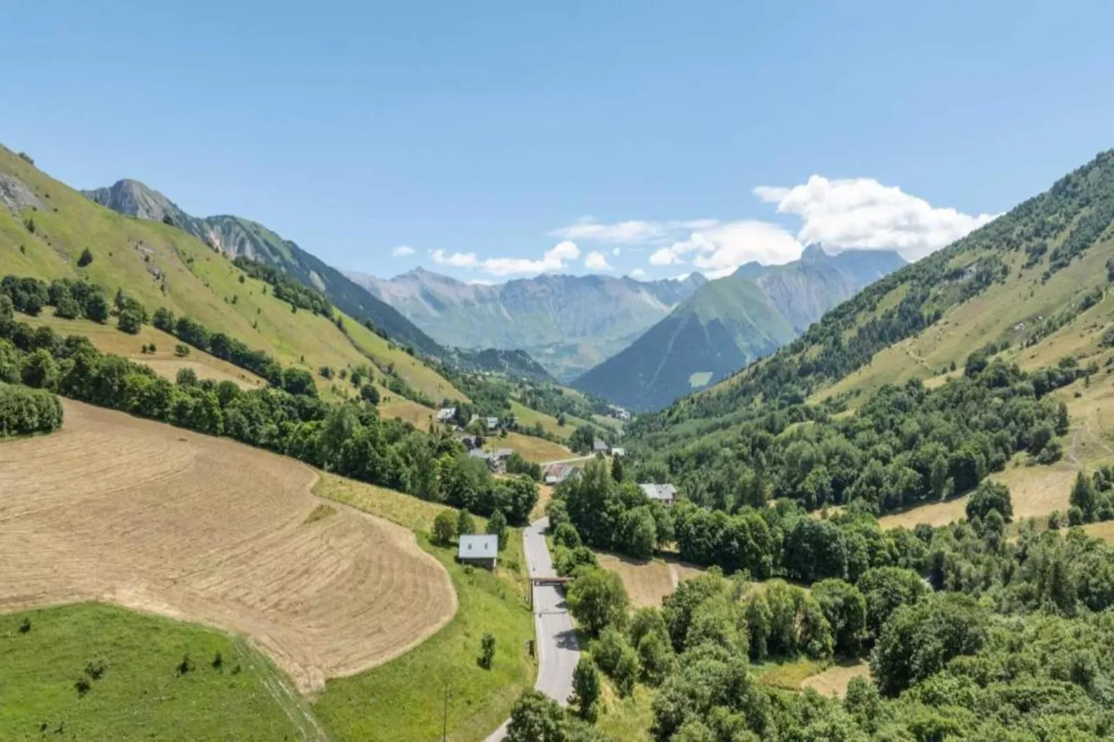 Les fermes de Saint Sorlin H N°105 - 2P6-Areas within 5km in summer