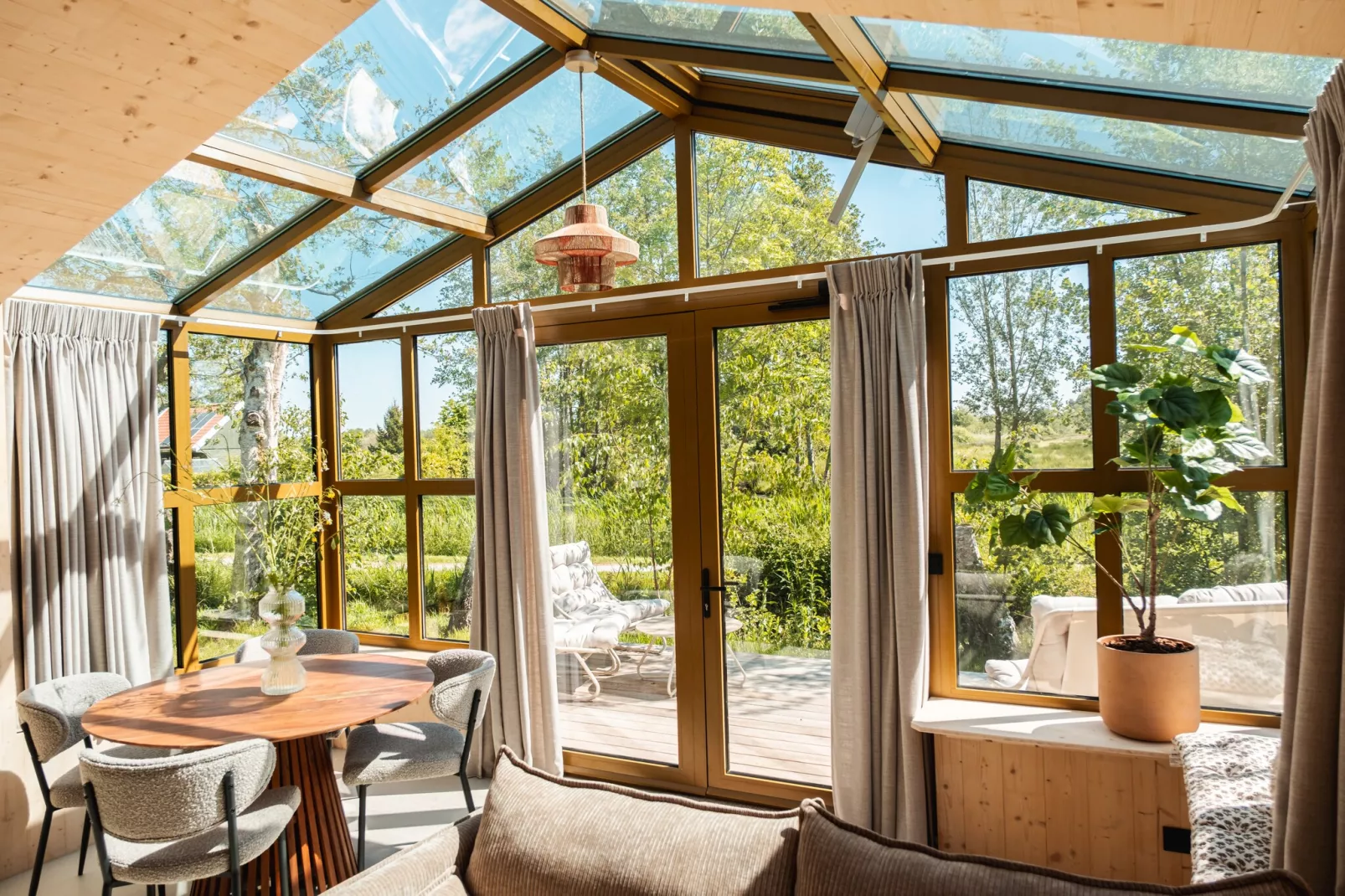 Large Green House 4 persoons-Esszimmer