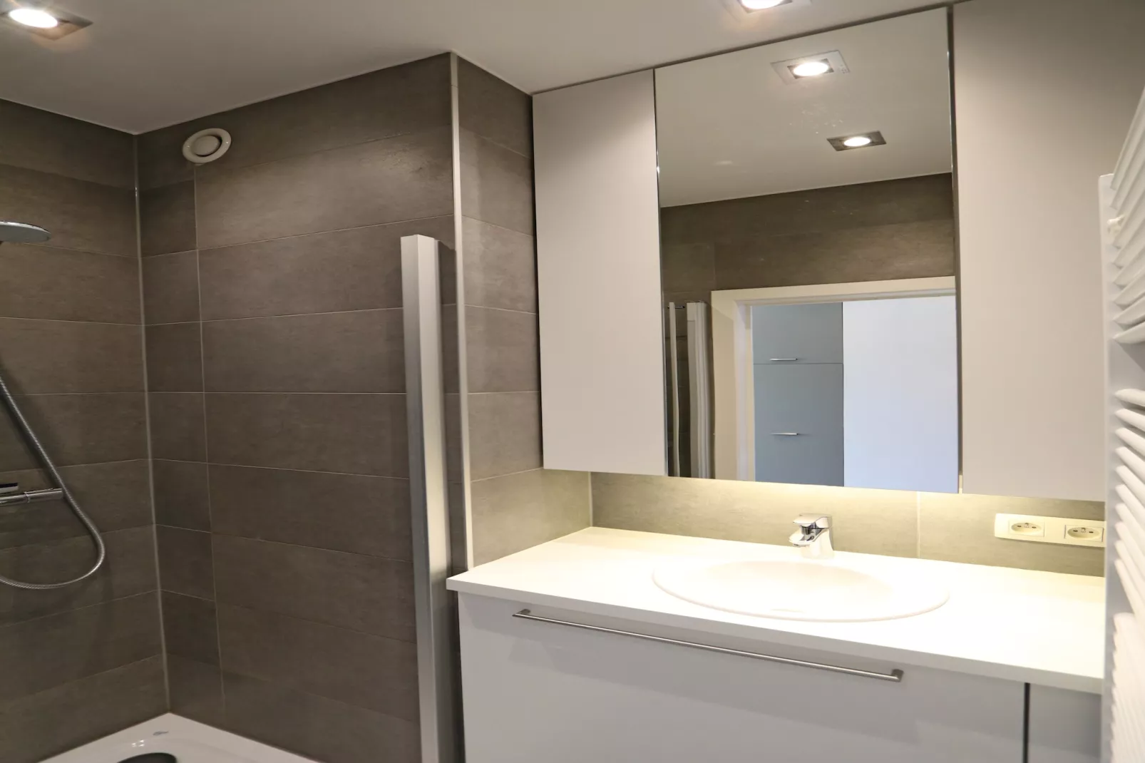 ZWYNELANDE 04 B37  Stpl-Badezimmer