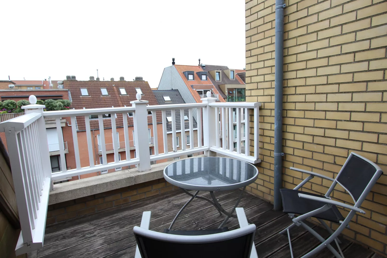 RAVEEL 52  STPL-Terrasse/Balkon