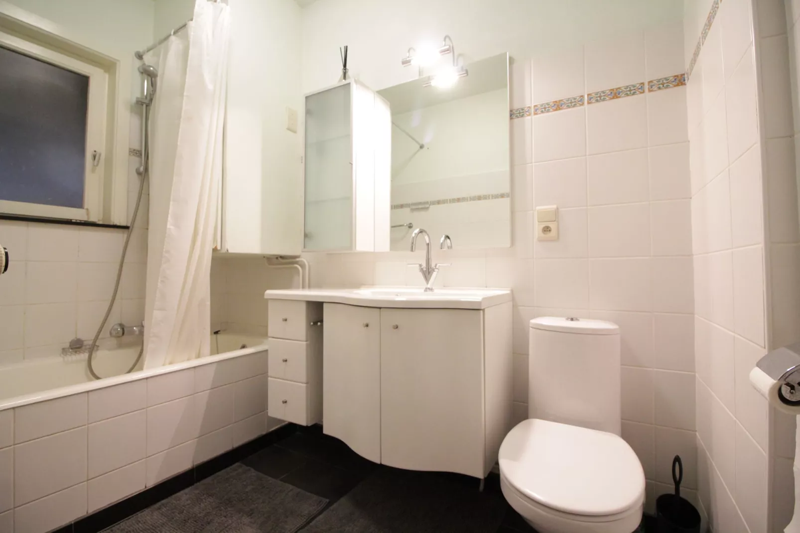 ANDORRA 1A  STPL-Salle de bain