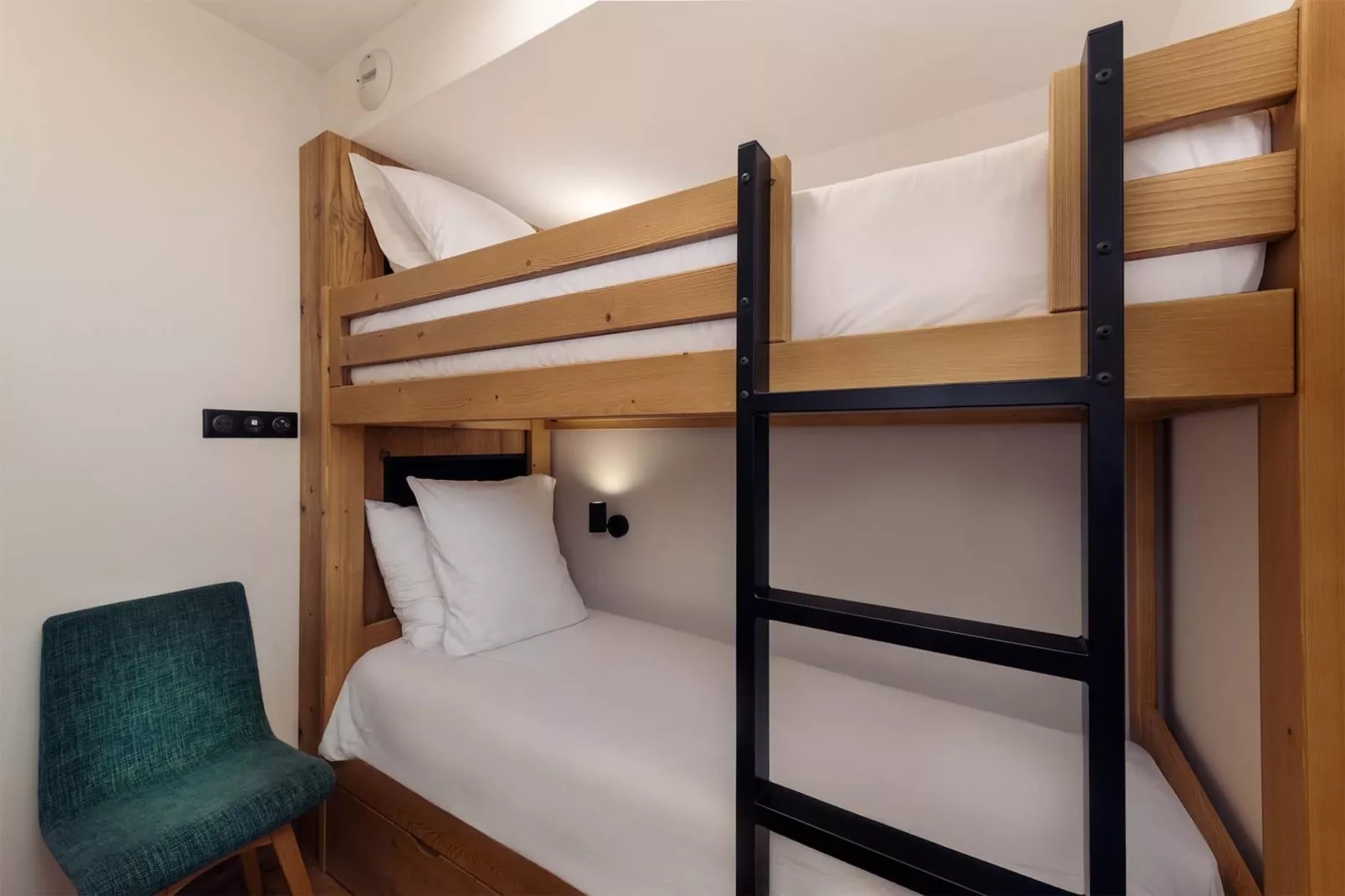 Apartment No 1 4-room duplex  2 cabins-Bedroom