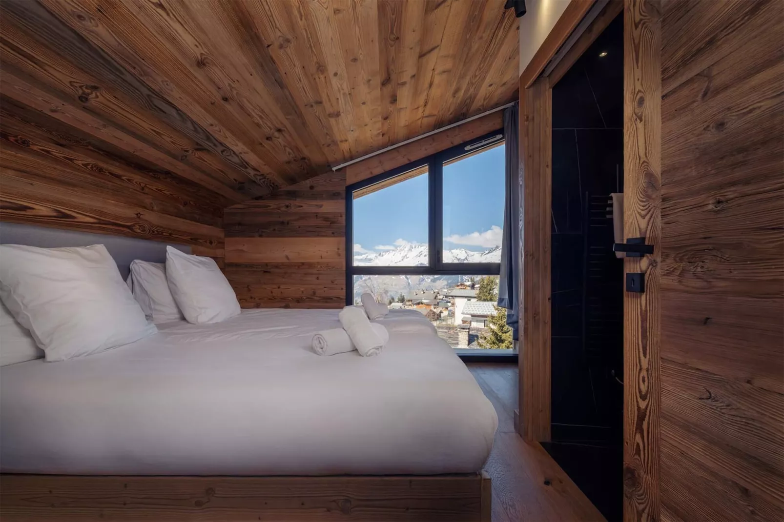 Apartment No 6 7-room duplex-Bedroom