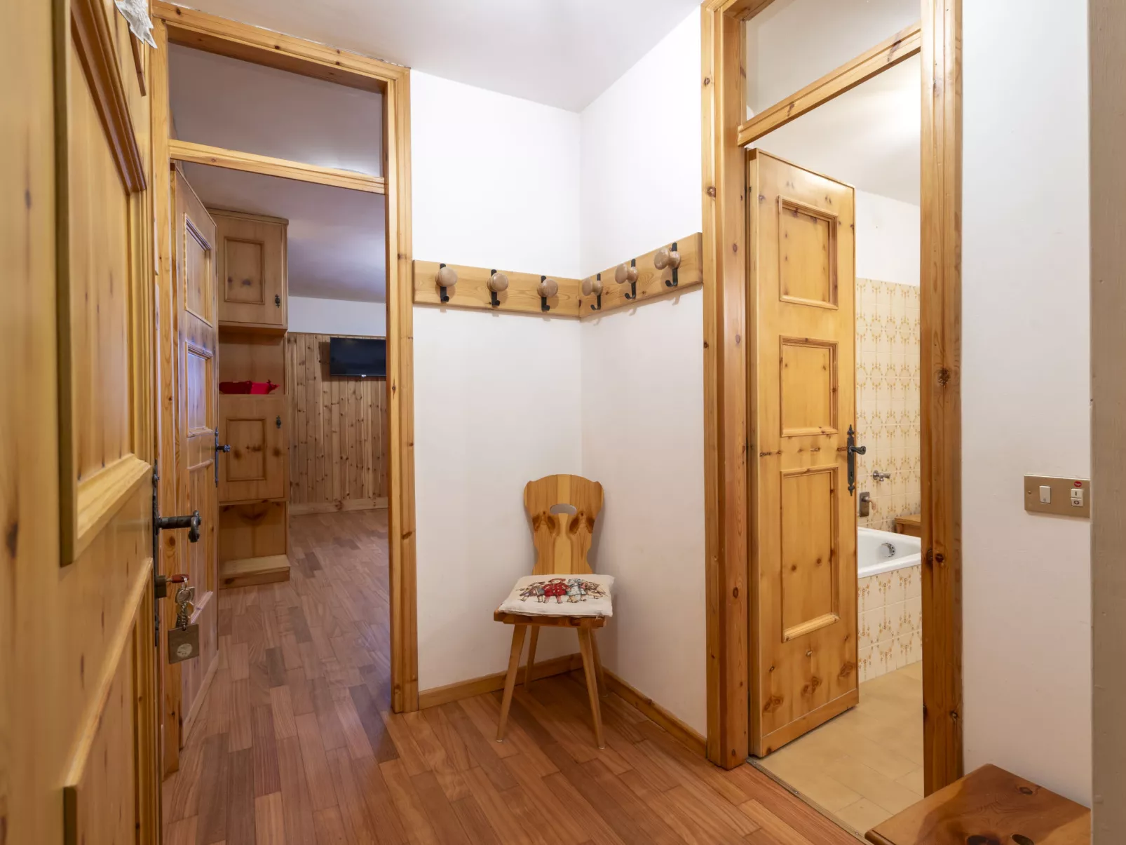 Andossi Studio Apartment-Inside