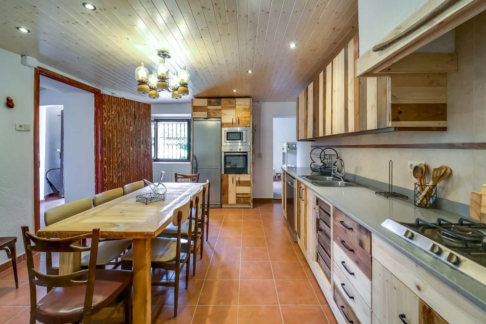 Vivalidays Villa Can Palomo-Kitchen