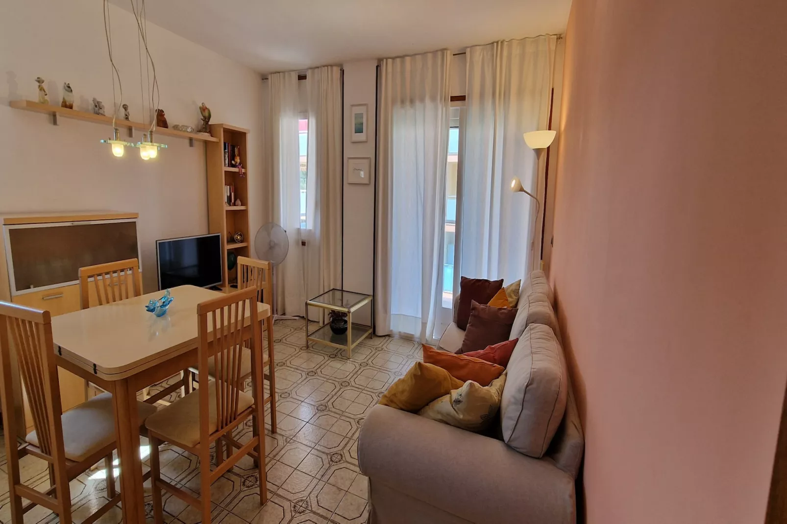Vivalidays Luis - Santa Susanna-Dining room