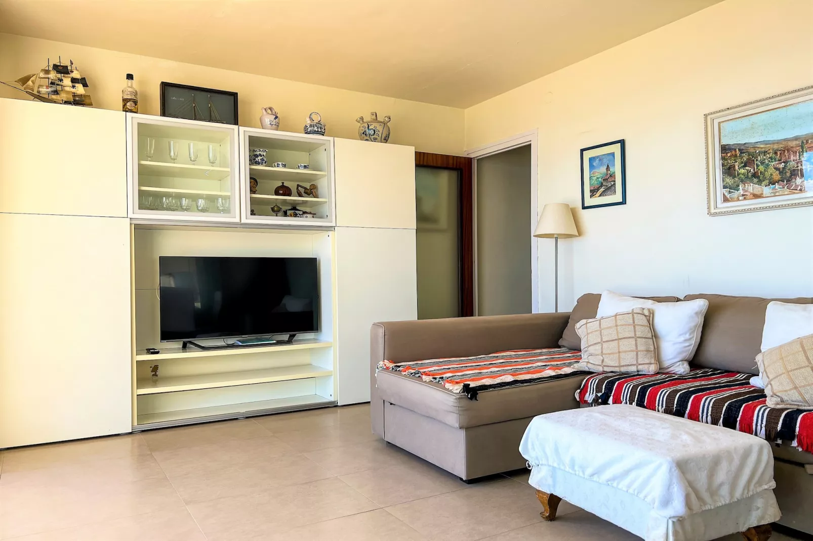 Vivalidays Mar - Santa Susanna-Living room