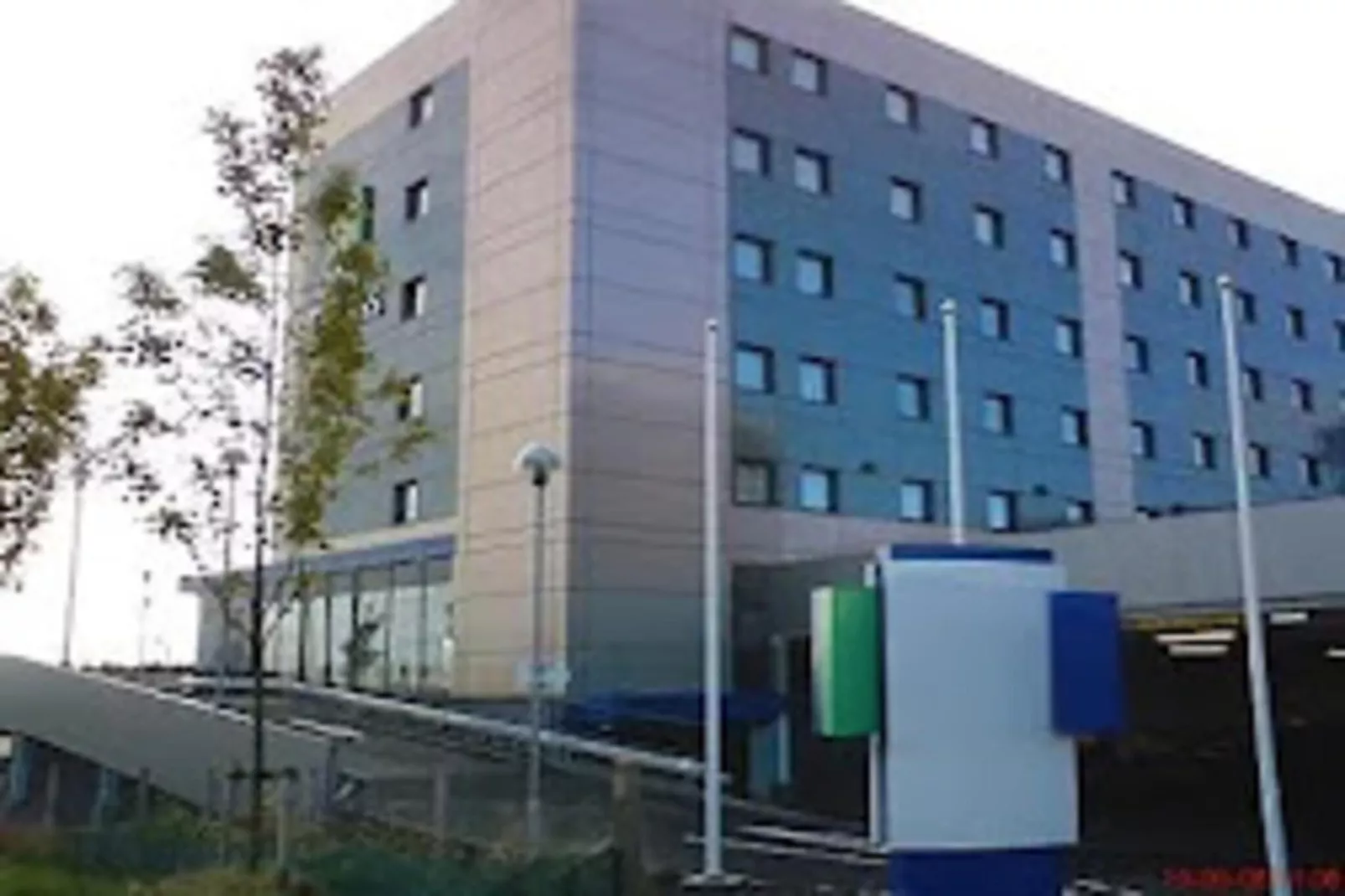 IHG  Standard family of 3-Exterior in summer