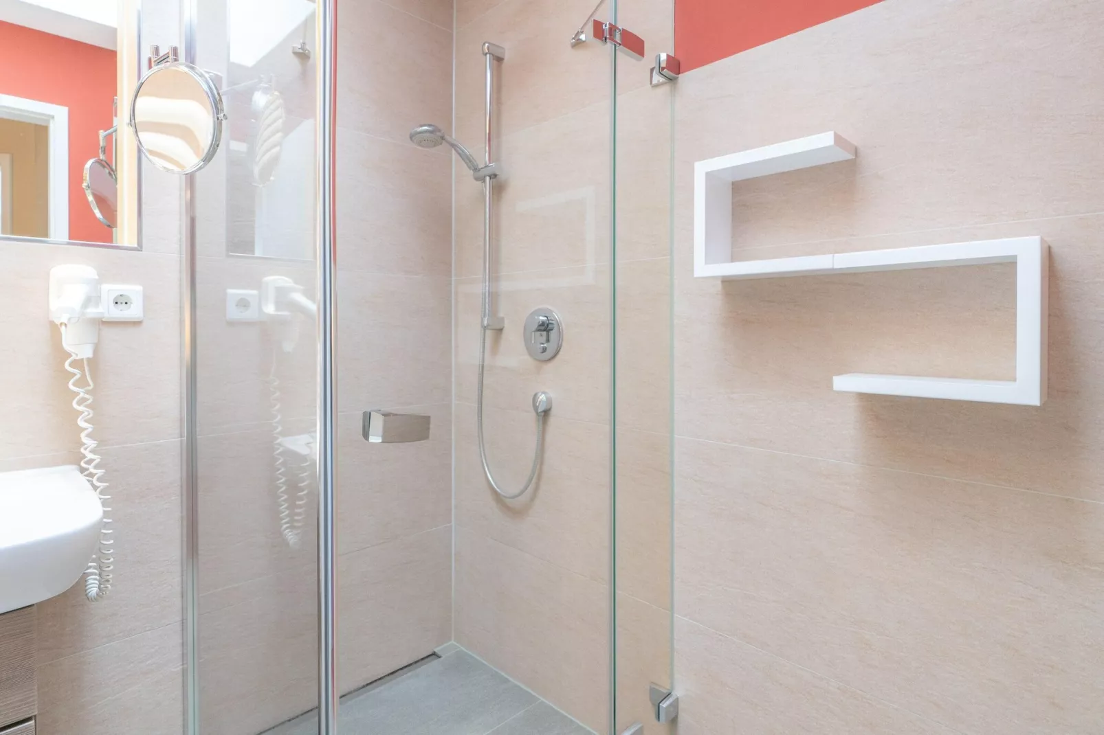 Seepark Sellin - 4 Personen - Badezimmer