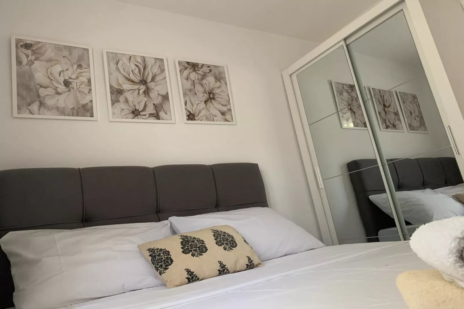 Apartments J&M 2 - One Bedroom Apartment with Terrace-Chambre