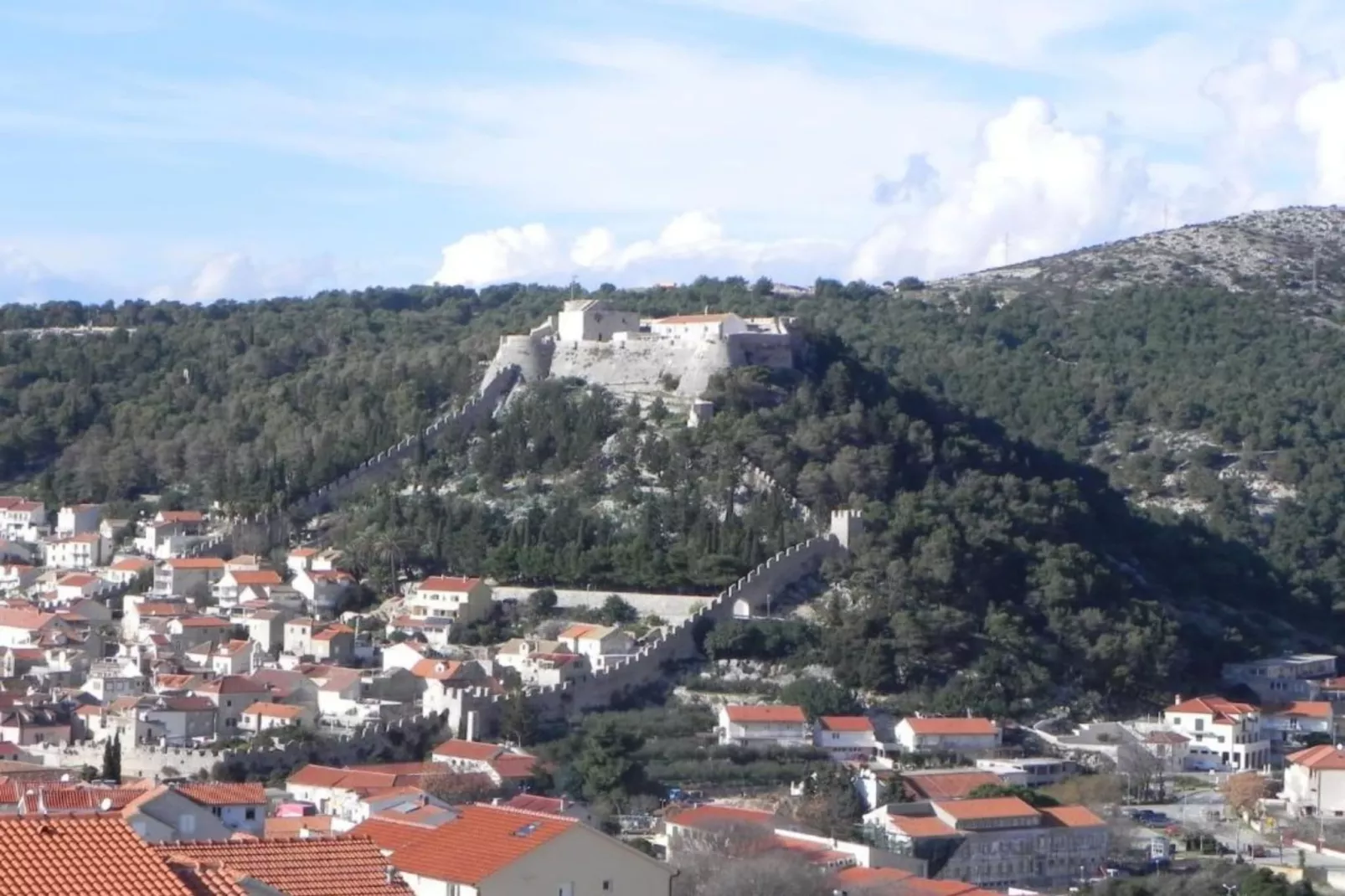 Apartments Trogrlić - Two-Bedroom Apartment with Balcony and Sea View
