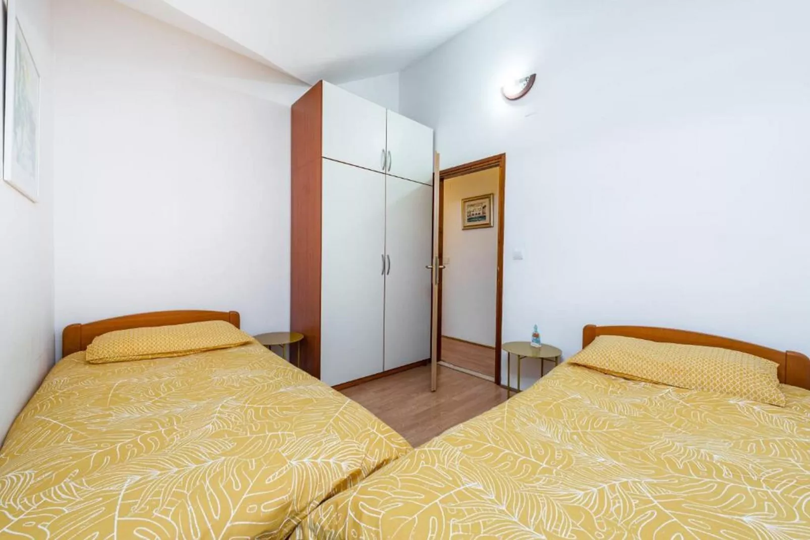 Apartments Meri & Karla - Two Bedroom Apartment with Balcony and Sea View (Karla)-Bedroom