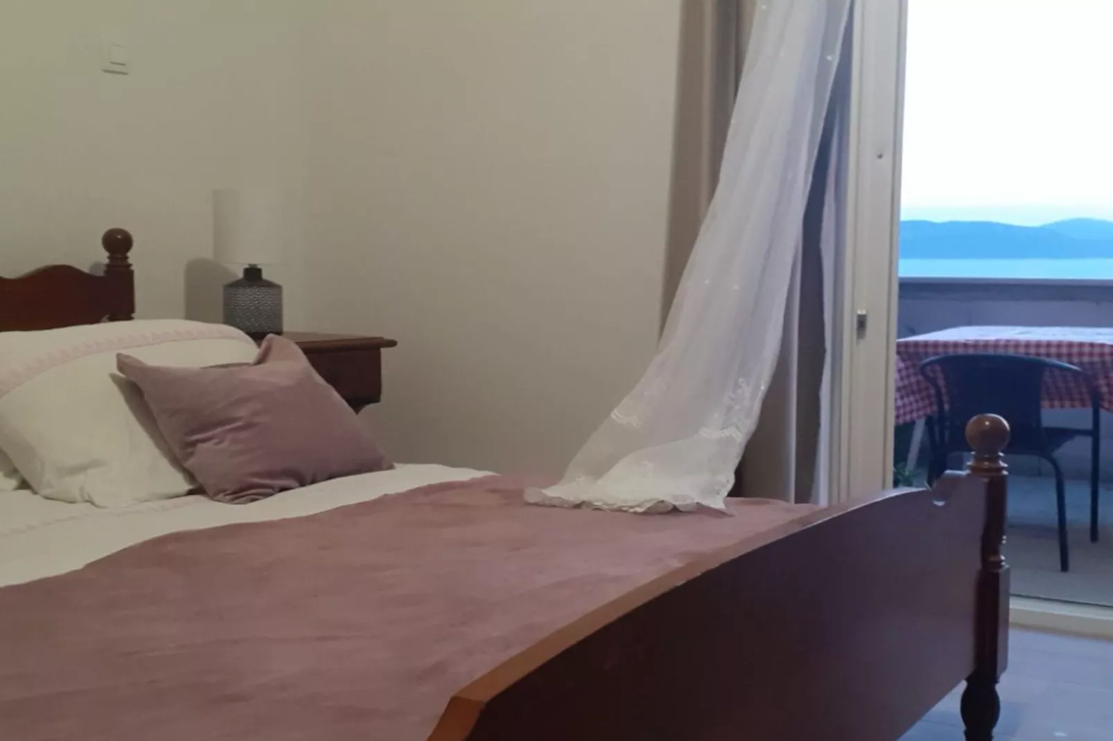 Two Bedroom Apartment with Sea View-Schlafzimmer