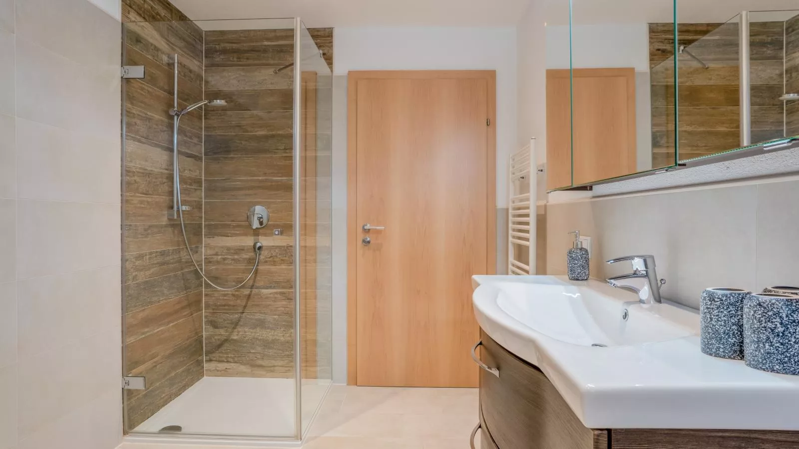 Josef  Konrad-Bathroom
