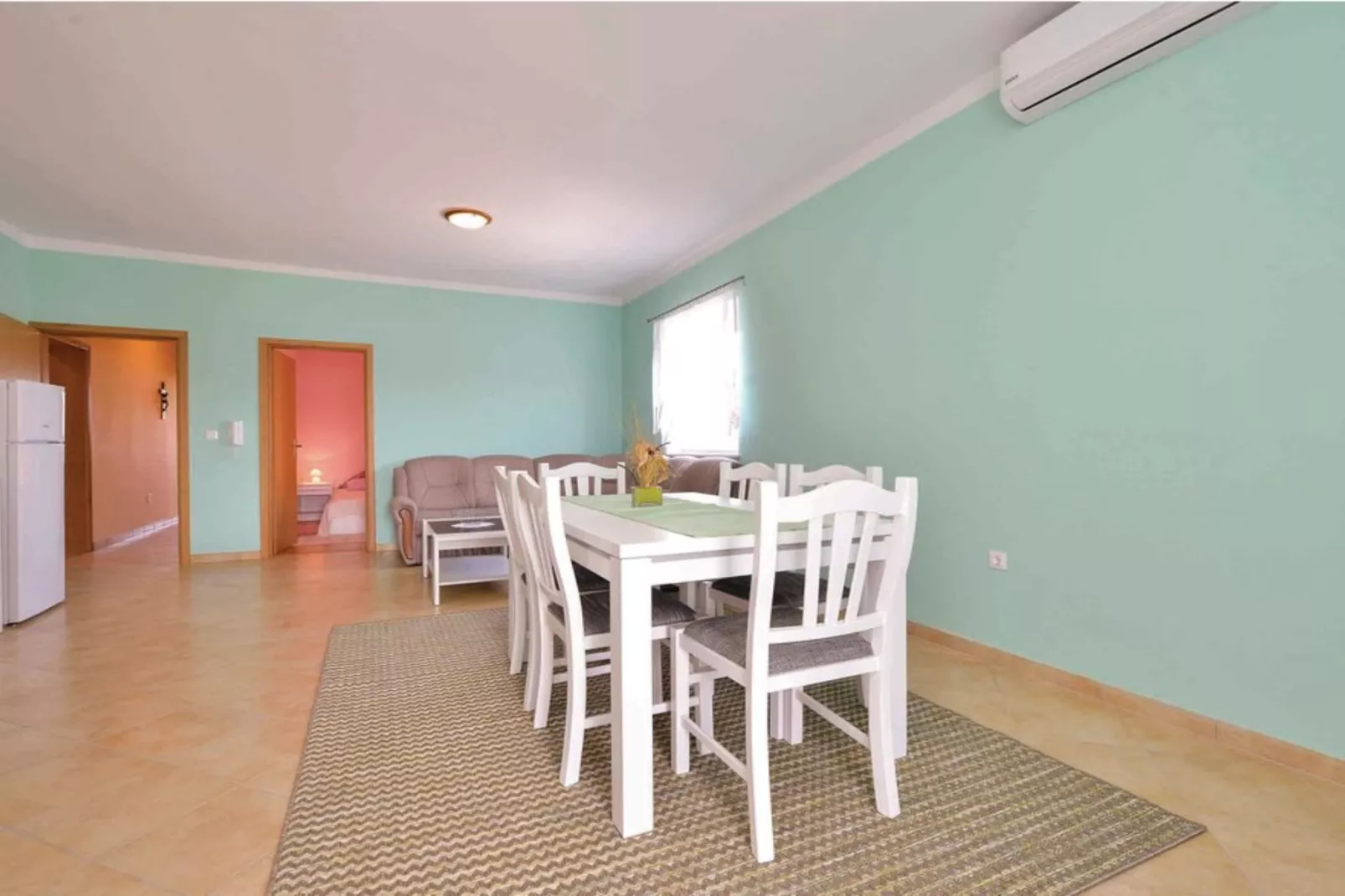 Holiday Home Villa Ksenija - Six Bedroom Holiday Home with Pool-Dining room
