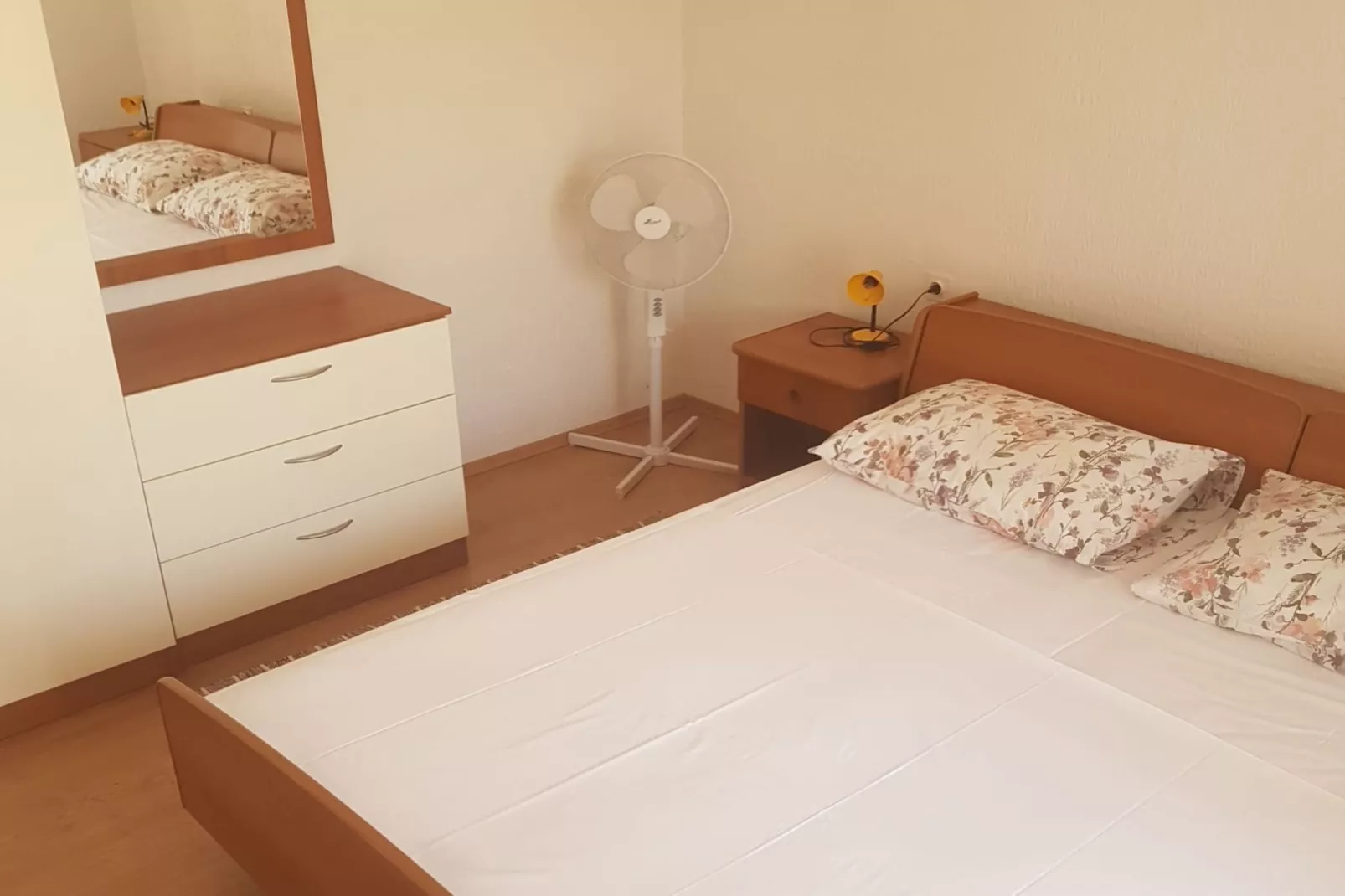 Apartments Danijela & Vlado - Three Bedroom Apartment With Balcony and Garden View-Schlafzimmer
