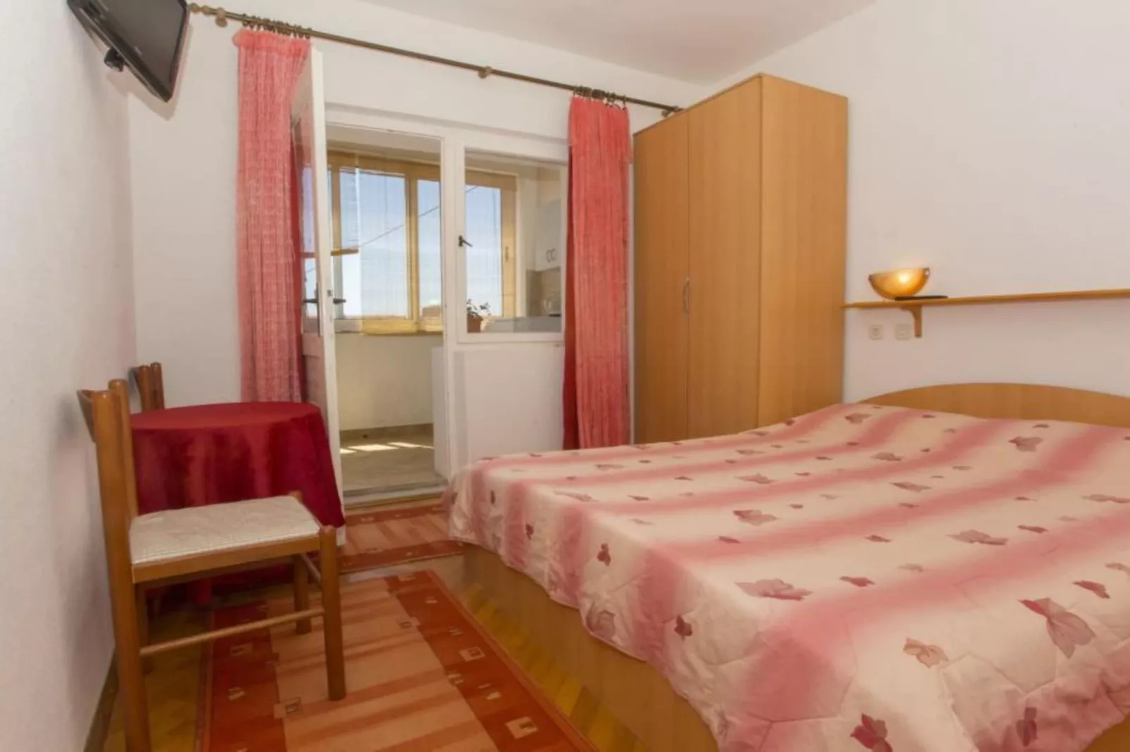 Double Room with Private Balcony (A2)-Chambre