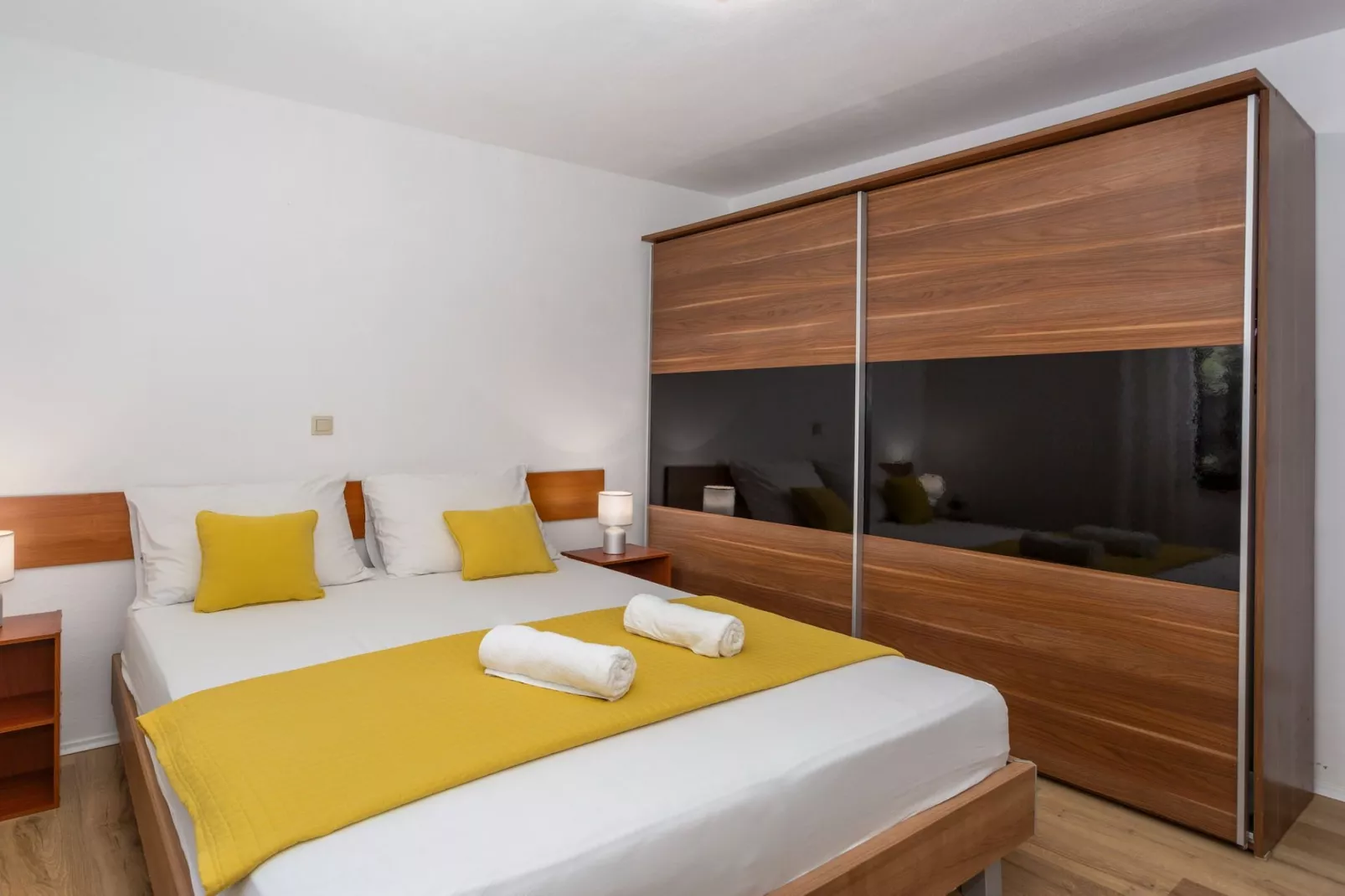 Apartment Anivija - One Bedroom Apartment with Terrace-Chambre