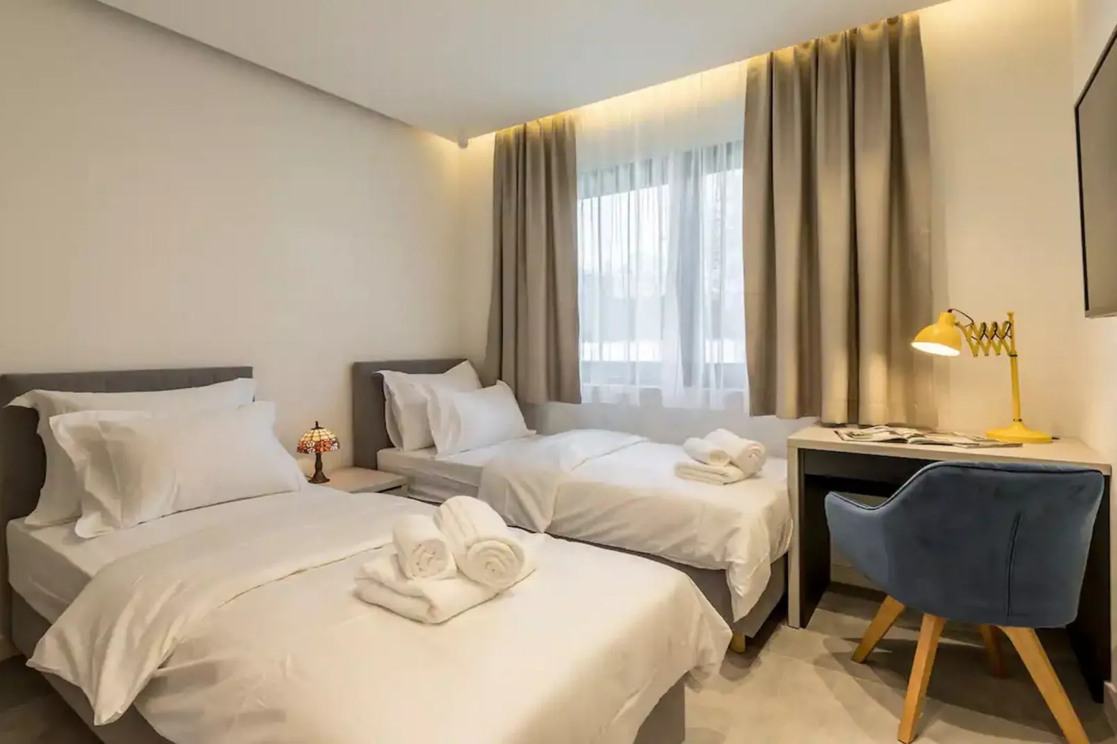 Sophisticated Oasis Residence Villa with Pool - Three Bedroom Villa with Pool-Schlafzimmer