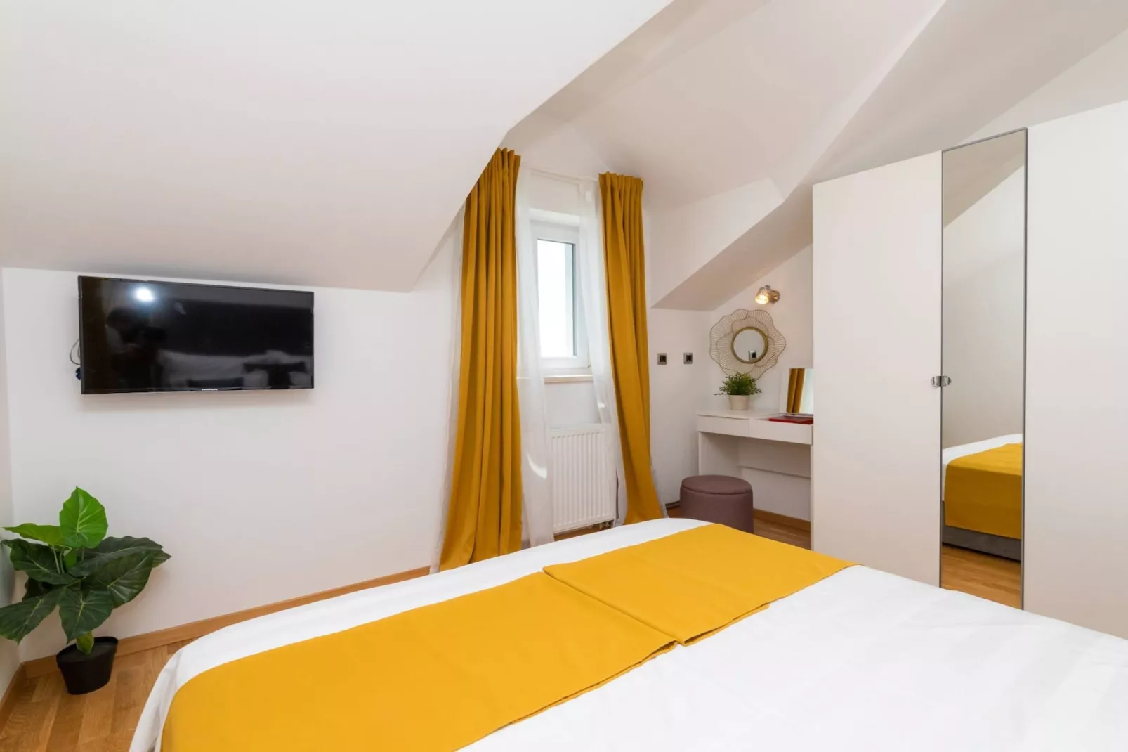 Spectacular Bol Island Sea View Villa with Pool - Four Bedroom Villa with Pool-Bedroom