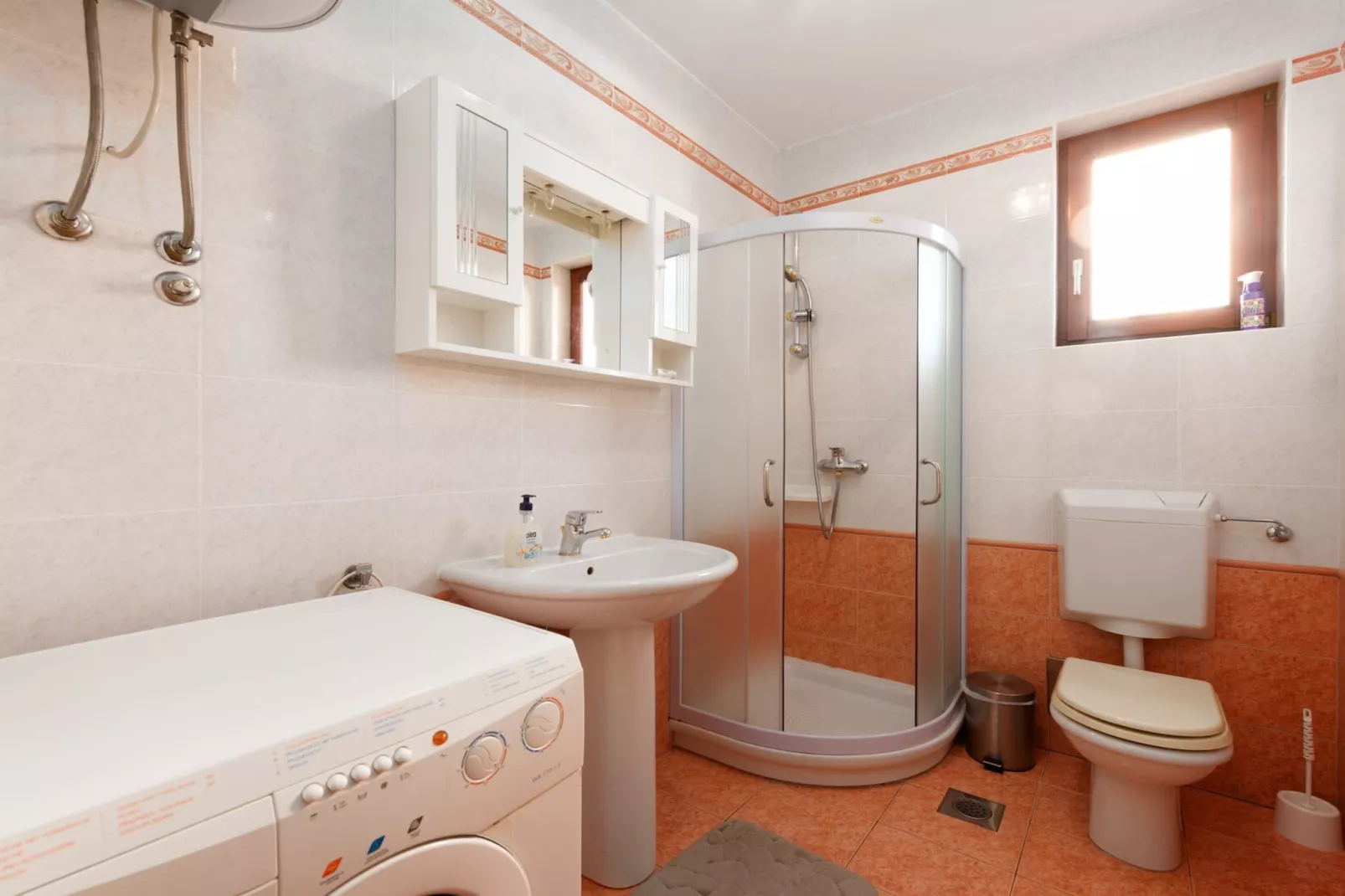 Cozy Icici Apartment with Sea view - Two Bedroom Apartment with Sea View-Badezimmer