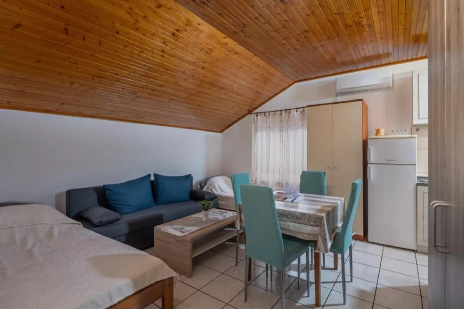 Studio apartment Iva - Studio Apartment-Innen