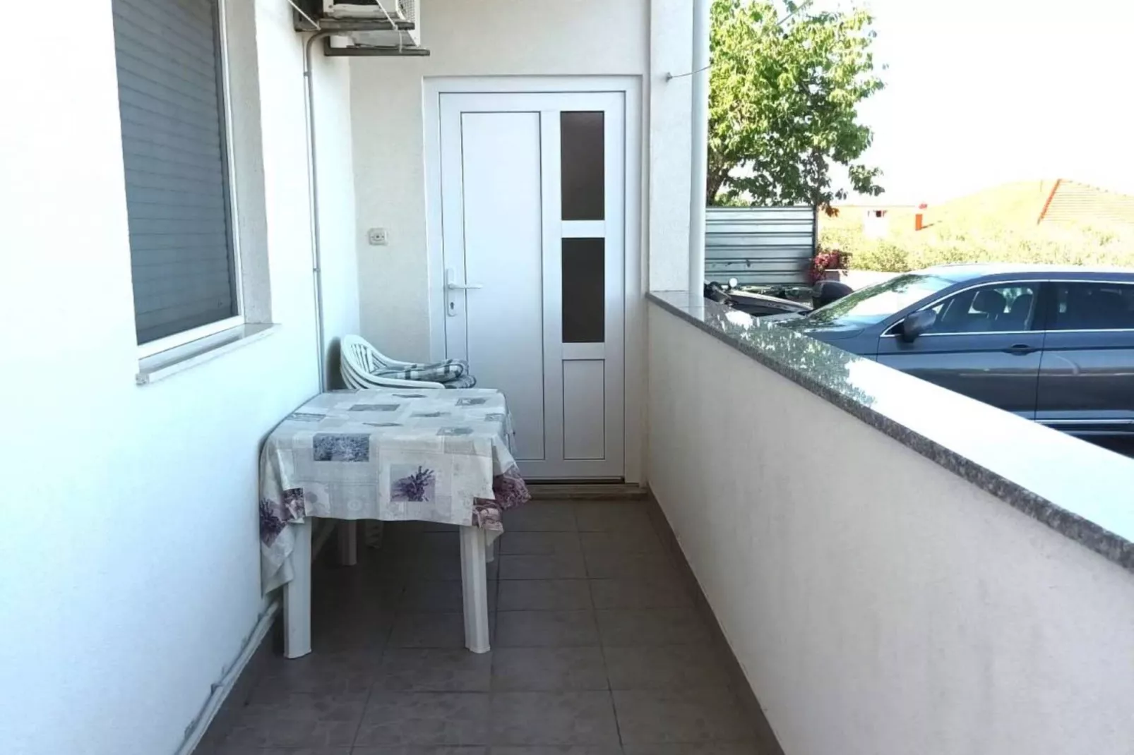 Seaside Okrug Gornji Apartment with Terrace and Patio - Two Bedroom Apartment with Terrace-Innen