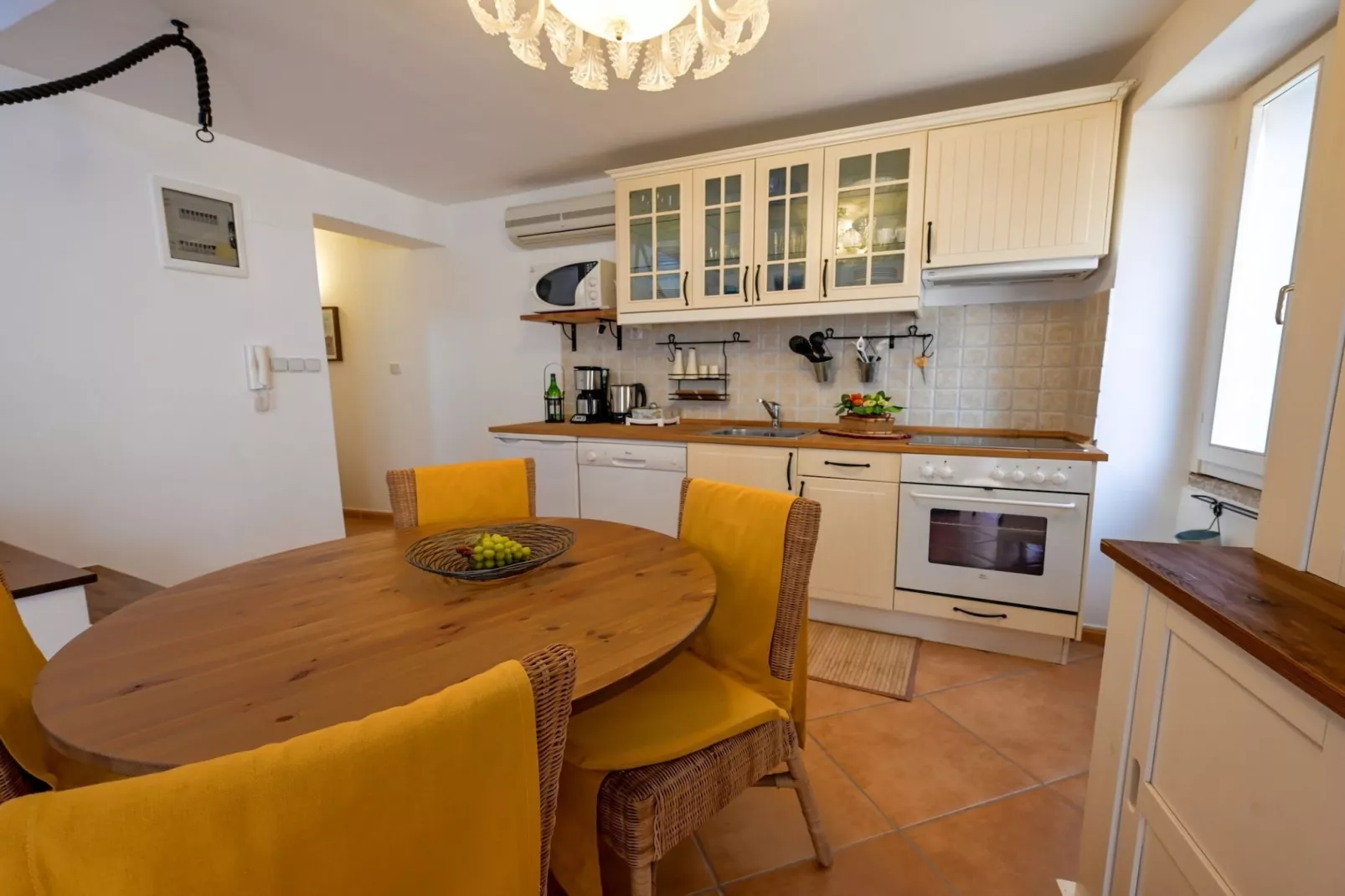 Sleek and Trendy Downtown Apartment - One Bedroom Apartment-Kitchen