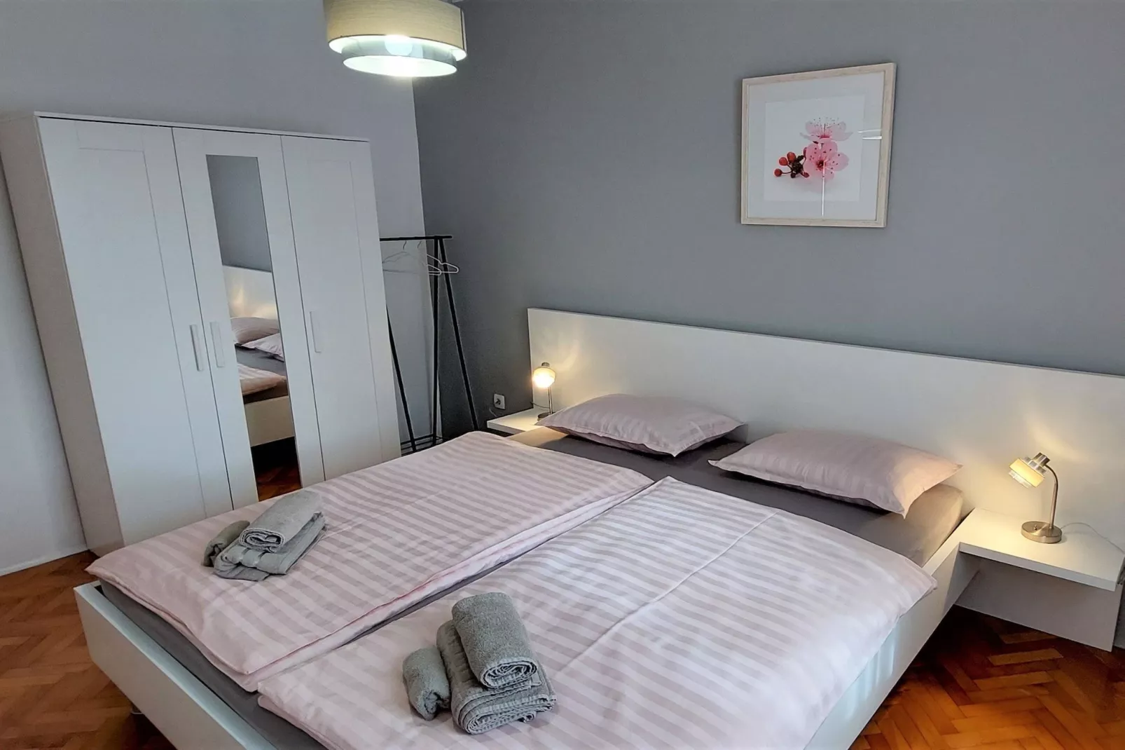 Modern Crikvenica Apartments with Sea View - Two Bedroom Apartment with Balcony-Chambre