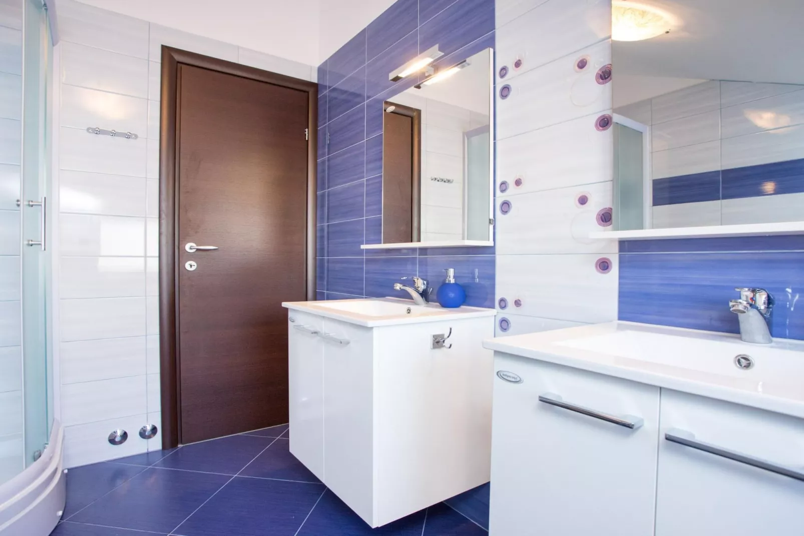 Scenic Elegant Apartments Krk with Balcony and Pool - Comfort Two Bedroom Apartment with Balcony and Pool (owner 4)-Badezimmer