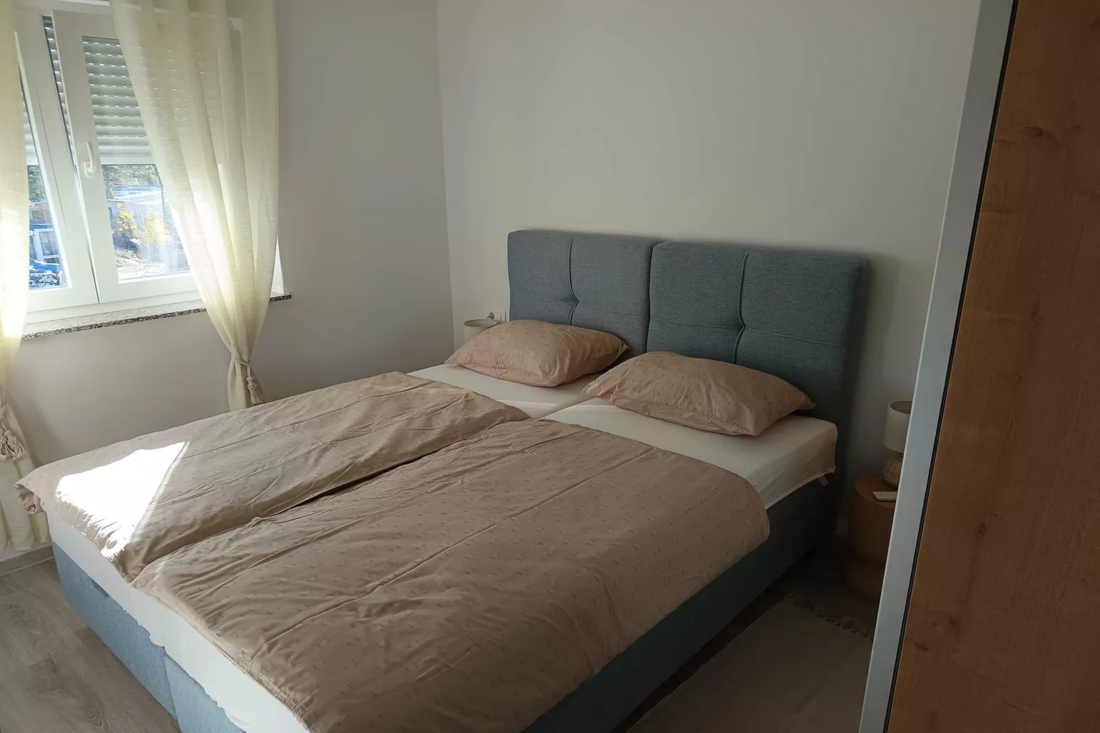 Cozy Apartment Bili - Two Bedroom Apartment-Schlafzimmer