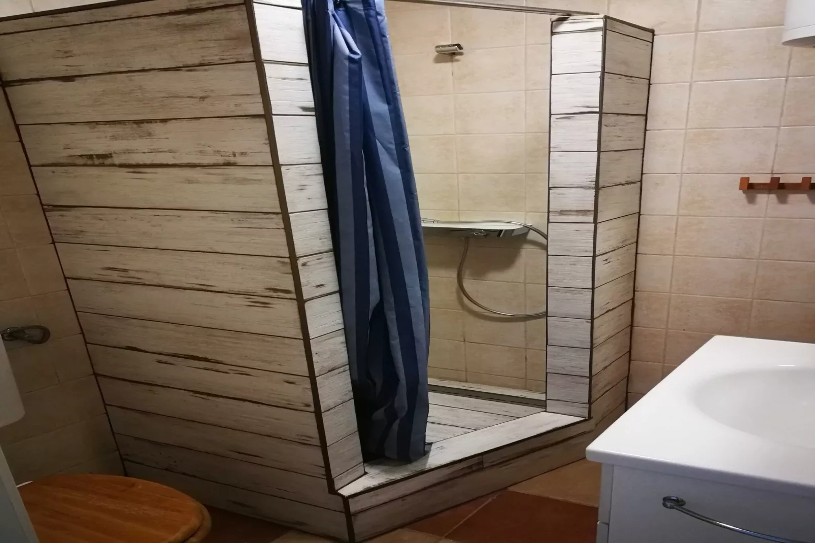 Two-Bedroom Apartment (A2-Luna)-Bathroom