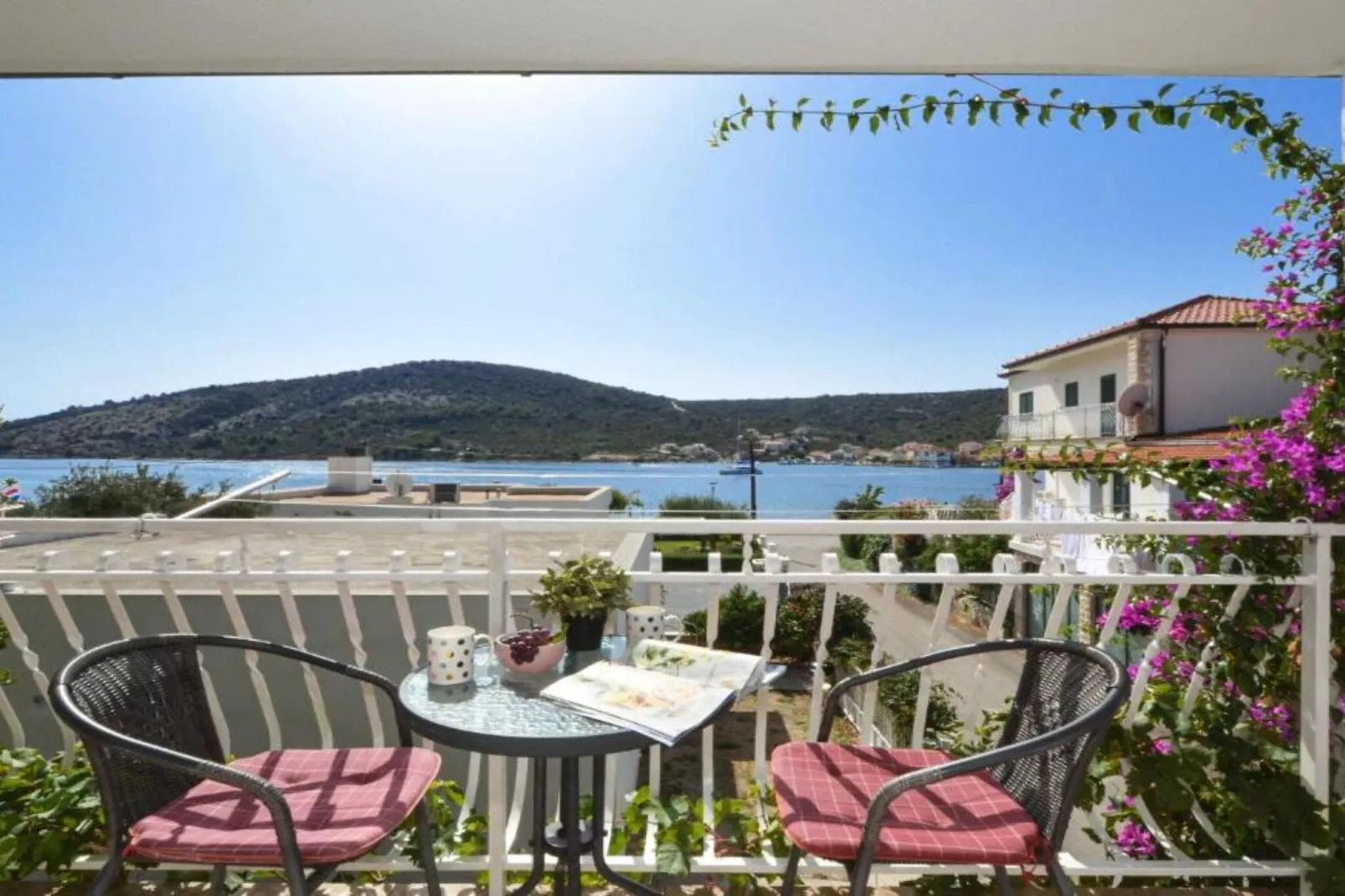 Apartments Nina - One Bedroom Apartment with Balcony A2-Terrassenbalkon