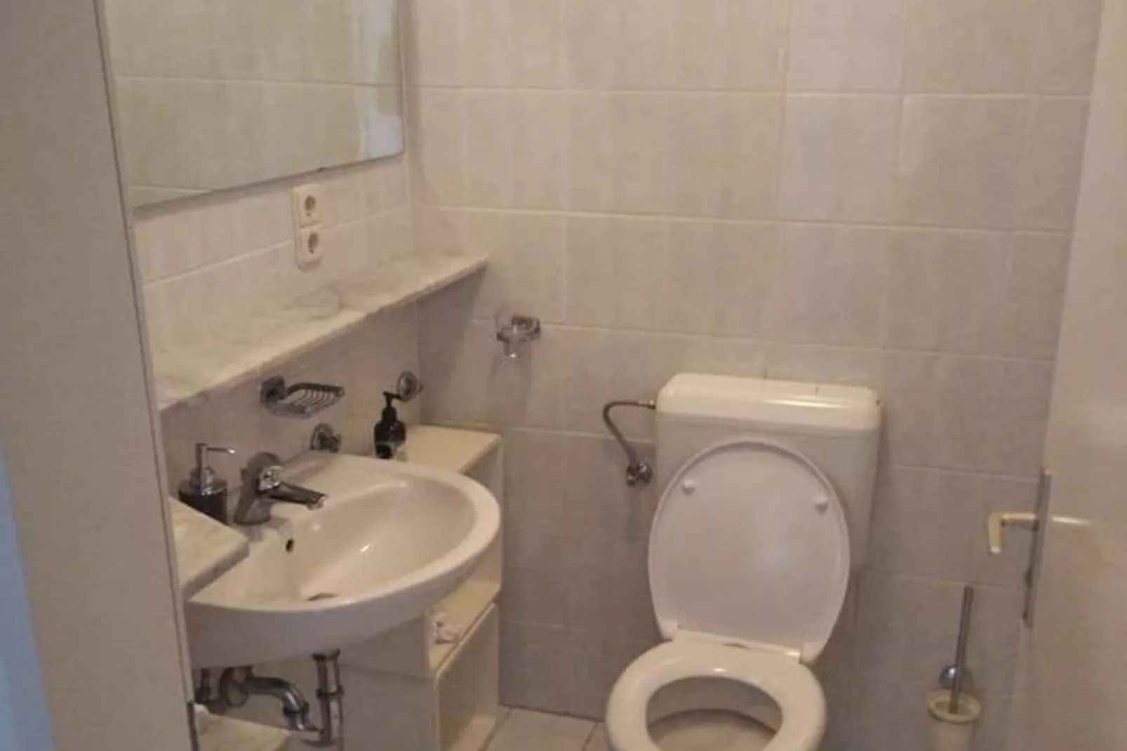 Holiday Home Dugo Selo M&A - Five Bedroom Holiday Home with Terrace-Salle de bain