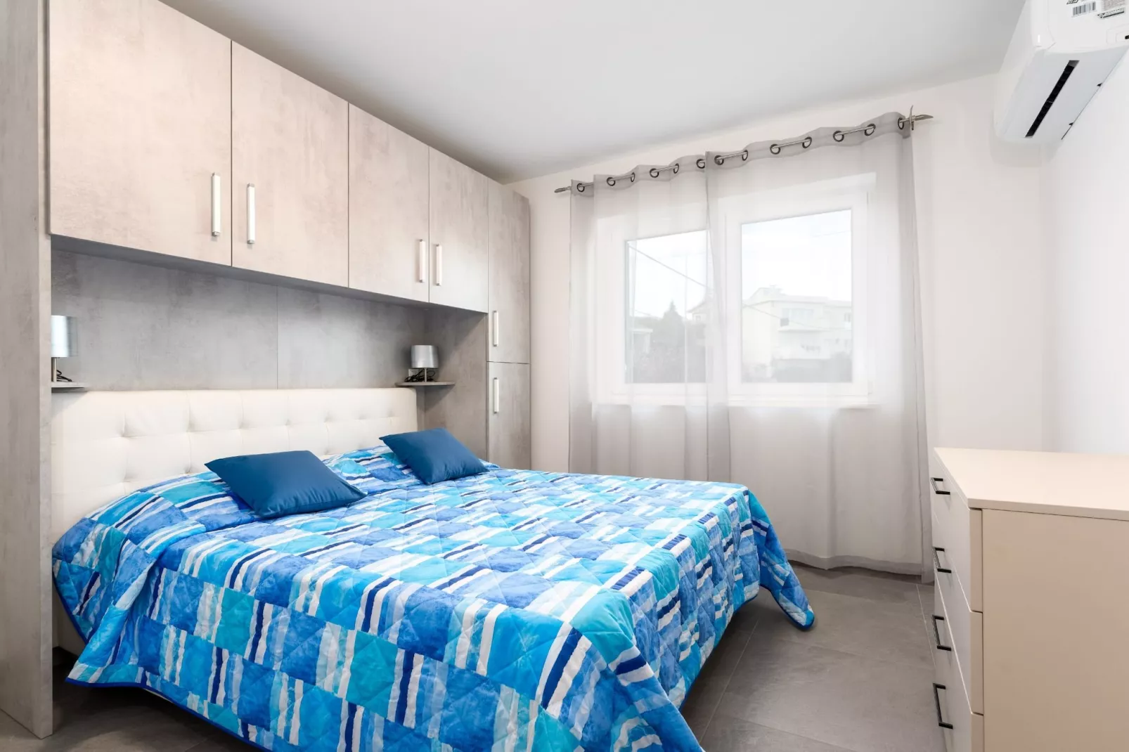 Apartment Baricevic - Two Bedroom Apartment with Balcony-Wohnzimmer