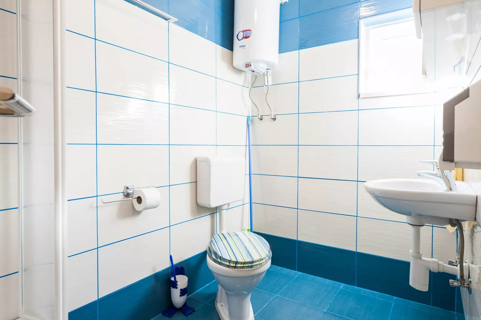 Cozy Apartments in Zadar with Sea and Mountain Views - Studio Apartment with Mountain View (owner 4)-Bathroom